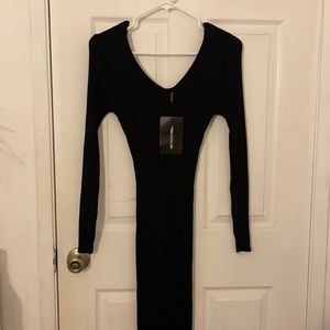 Cute Black ribbed maxi dress (PLT)